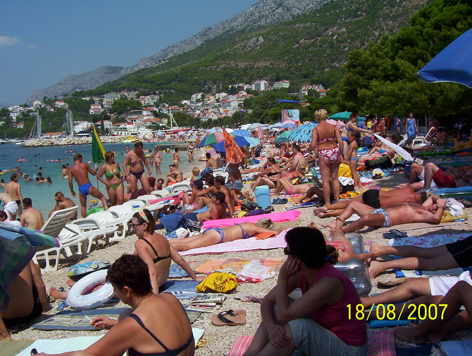 100_0833-BAŠKA VODA-v pozadí Biokovo-.JPG